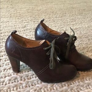 Frye brown leather shoes, only worn once!
